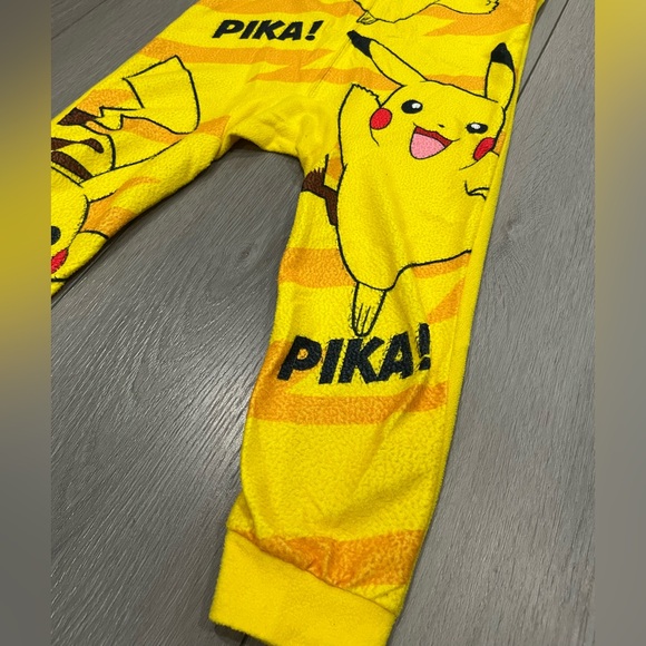 Pokémon Pikachu Kids Yellow One Piece Pajamas Footie - Picture 2 of 5